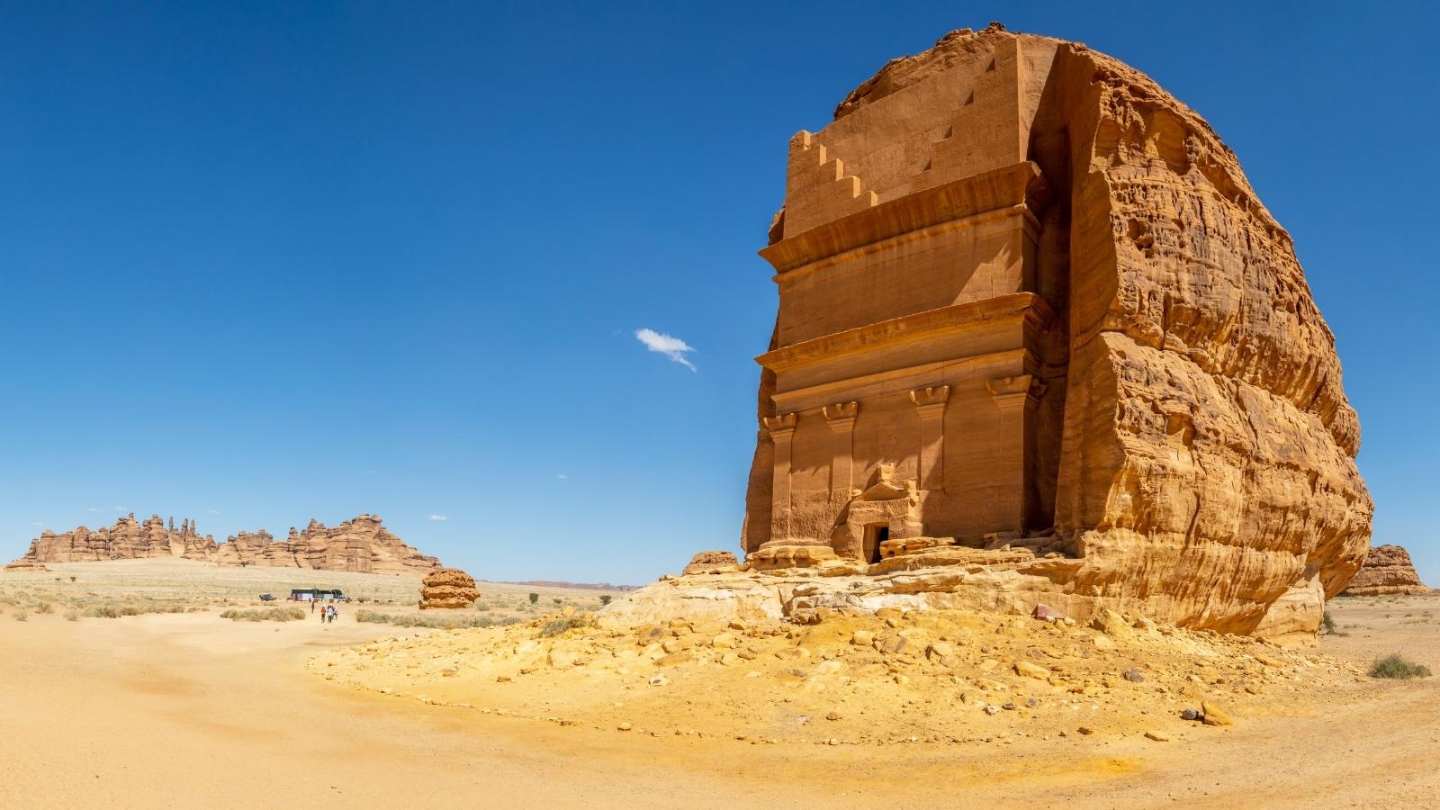 Tomb of Lihyan, son of Kuza carved in rock in the desert, Mada'in Salih, Hegra, Saudi Arabia