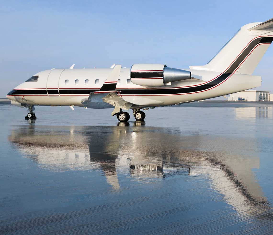 Bombardier challenger 604. Challenger 604 самолет. Challenger 604.